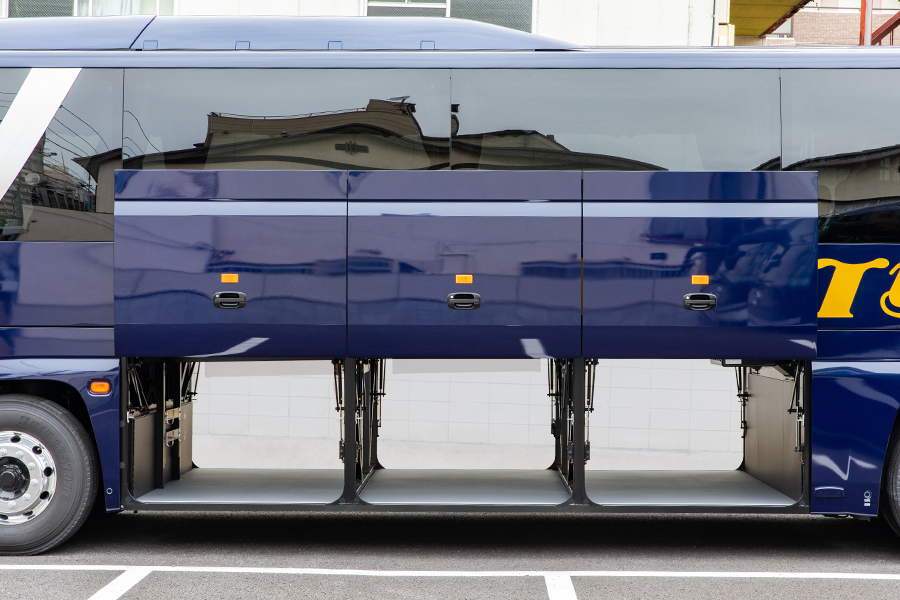 東京の貸切バス|運転手付きで格安の見積もりなら「コミニティ交通」|バス