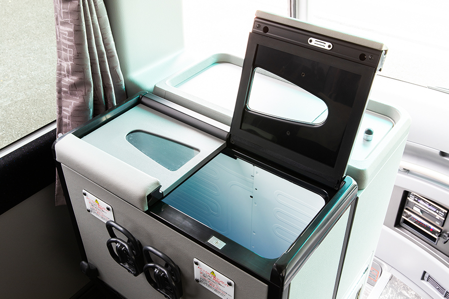 東京の貸切バス|運転手付きで格安の見積もりなら「コミニティ交通」|バス